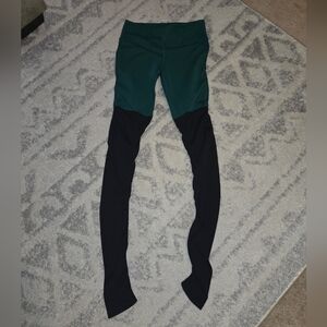 ALO Yoga Green and Black Leggings